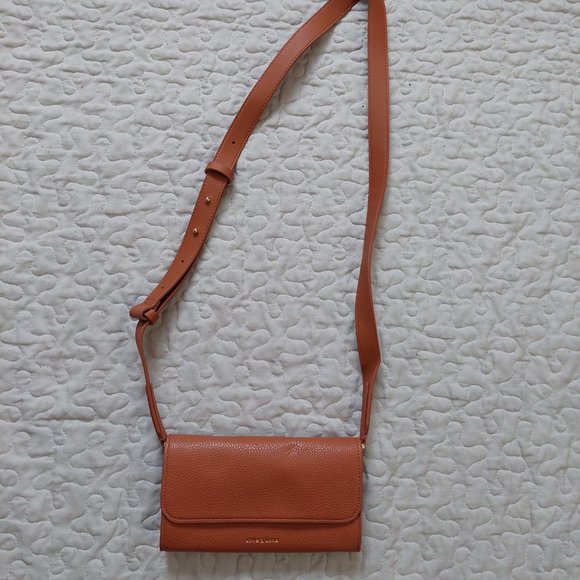 (2/25$) Love and Lore brown crossbody clutch with removable strap - Picture 2 of 5